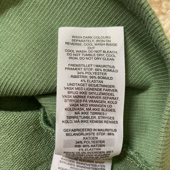 Gymshark Training Cropped Sweater - Green (small) - Picture 7 of 7